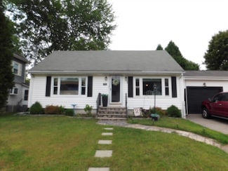 71 Oxford Ave, Haverhill, MA 01835
