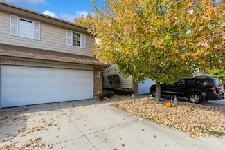 6634 W Wood River Dr, Niles, IL 60714