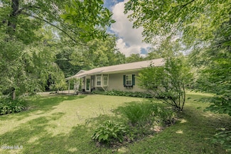 237 Reidel Rd, Amsterdam, NY 12010