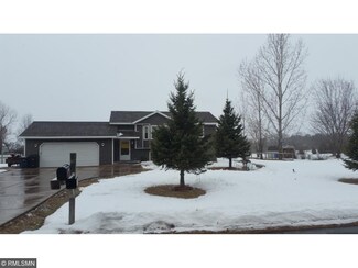 40042 Harvester Ave, North Branch, MN 55056