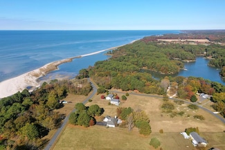 12157 Trout Ln, MacHipongo, VA 23405