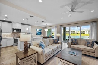 2647 Seychelles Cir Unit 2202, Naples, FL 34112