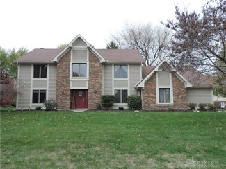 3822 Walnut Grove Ln, Beavercreek, OH 45440