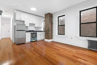 214 E 82nd St Unit 12A, New York, NY 10028
