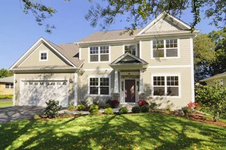 26W274 Box Elder Ave, Wheaton, IL 60187
