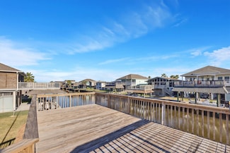 41 Dolphin St, Hitchcock, TX 77563