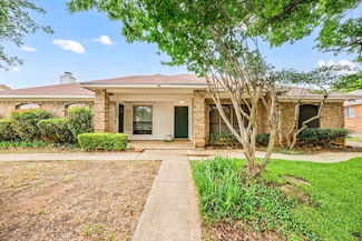 2911 Post Oak Dr, Euless, TX 76039