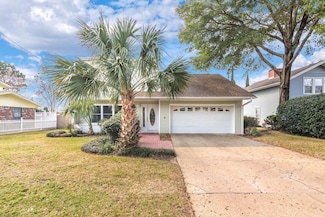 24 Cinderella Ln NW, Fort Walton Beach, FL 32547