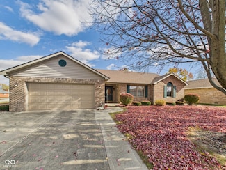 211 Orchard Ln, Alexandria, IN 46001