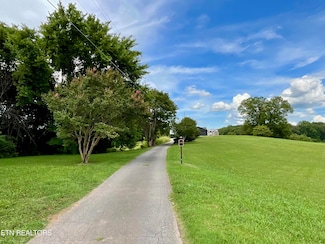 8220 Lucas Ln, Powell, TN 37849