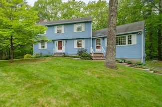 8 Lillian Dr, Ipswich, MA 01938