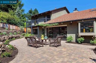 624 Augusta Dr, Moraga, CA 94556