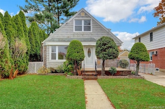 330 Harvard Rd S Unit Whole House, Garden City, NY 11530