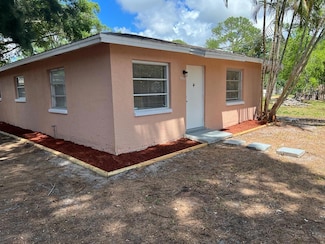 5743 5th St E, Bradenton, FL 34203