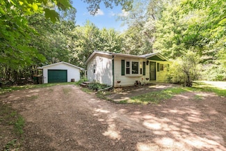 E139 State Road 22, Waupaca, WI 54981