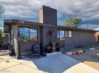 709 Evergreen Cir, Las Vegas, NV 89107