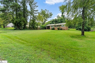 107 Avondale Rd, Greenwood, SC 29649