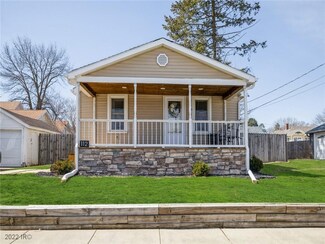 112 S 11th St, Adel, IA 50003