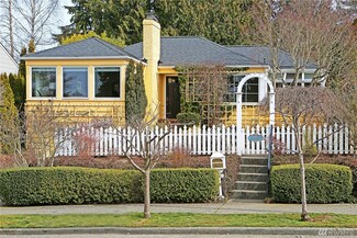 3240 W Viewmont Way W, Seattle, WA 98199