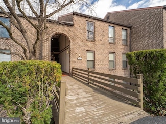 5 Fairway Rd, Reading, PA 19607