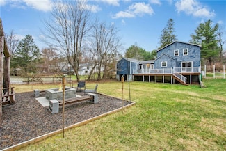 545 Victory Hwy, Mapleville, RI 02839