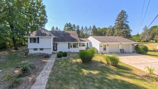 3902 Lake Chapin Rd, Berrien Springs, MI 49103