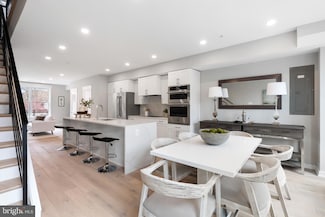 414 D St SE Unit A, Washington, DC 20003