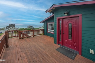739 NW 2nd Ct, Newport, OR 97365