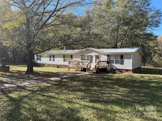 7159 Rev Melvin Adams Rd, Kershaw, SC 29067