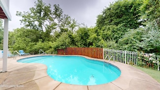 616 Lake Sterling Rd, Louisville, KY 40223