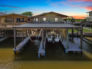 518 Marine Way, Freeport, TX 77541