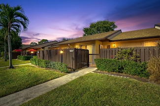 816 Sky Pine Way Unit 60, Greenacres, FL 33415