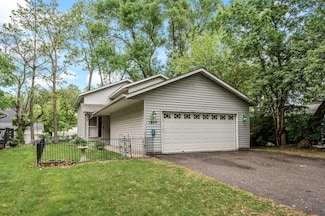 1859 Hinckley St, Saint Paul, MN 55110