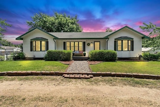 322 S Main St, Haysville, KS 67060