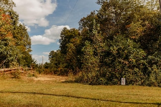 14 Sandy Ridge, Campton, KY 41301