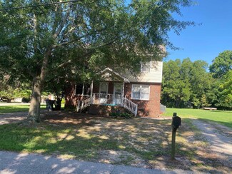 201 N Hughes St, Apex, NC 27502