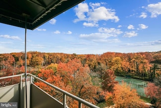 6621 Wakefield Dr Unit 910, Alexandria, VA 22307