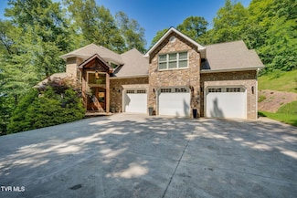 213 Shadowood Dr, Johnson City, TN 37604