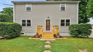 9 Terrance Ct, West Warwick, RI 02893