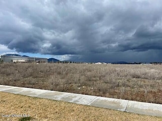 577 W Fryeburg Ave, Hayden, ID 83835