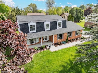 34623 Lakehurst Dr, Farmington Hills, MI 48331