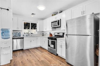 22137 Gault St, Canoga Park, CA 91303