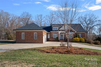2635 Queens Dr, Lincolnton, NC 28092