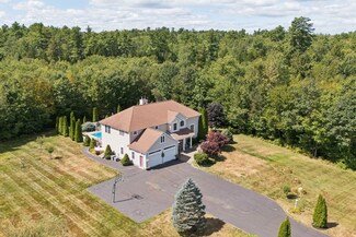14 Patrick Dr, Gorham, ME 04038