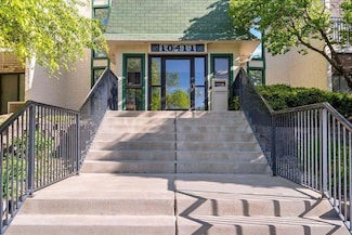 10411 Cedar Lake Rd Unit 413, Hopkins, MN 55305
