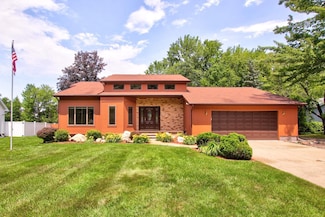 1304 Marriet Ct, Midland, MI 48640
