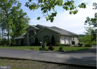 148 N Lakewood Dr, Ridgeley, WV 26753