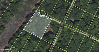 76 Redwood Dr, Pocono Springs, PA 18445