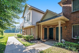 12129 Hidden View Ct Unit 12, Utica, MI 48315