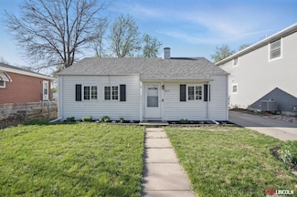 4619 Greenwood St, Lincoln, NE 68504